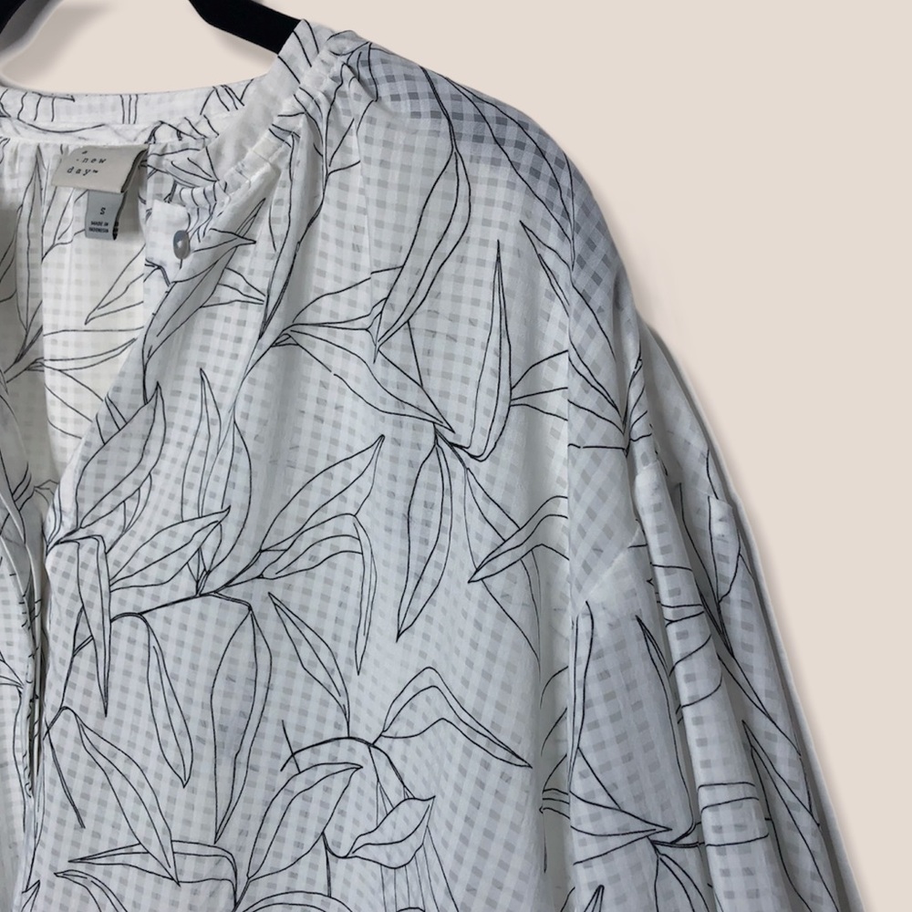 A New Day White Blouse Black Floral Detail Small